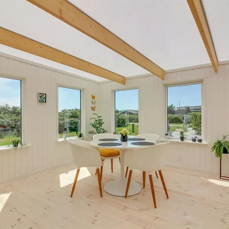 Haklang - 200m From The Sea By Interhome