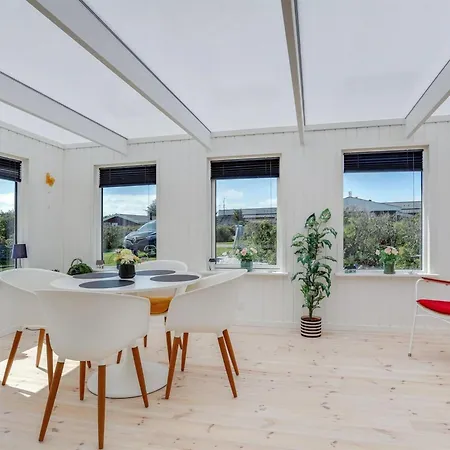 Haklang - 200m From The Sea By Interhome